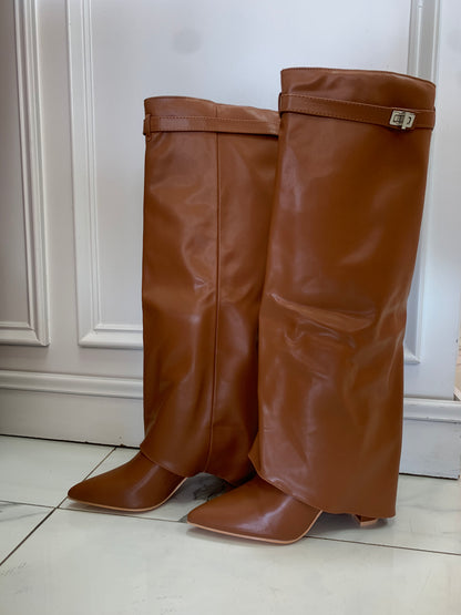 BOTAS CAMEL CON HERRAJE