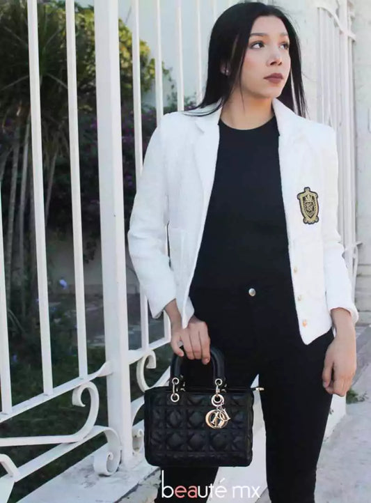 BLAZER BLANCO CON LOGO